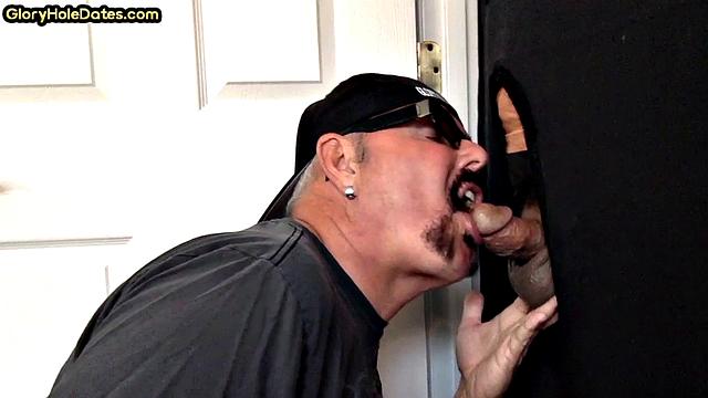 Gloryhole mature DILF sucking and wanking in duo