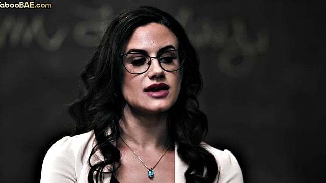 21yo cheerleader fucked in classroom while teacher watches