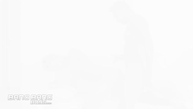 Marcelo Mastro BareBangs