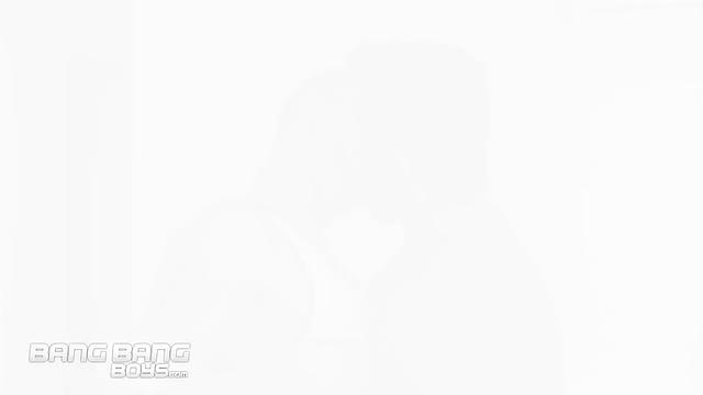 Marcelo Mastro BareBangs