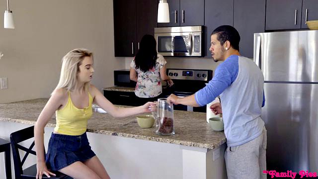 Family Breakfast - S4:E5