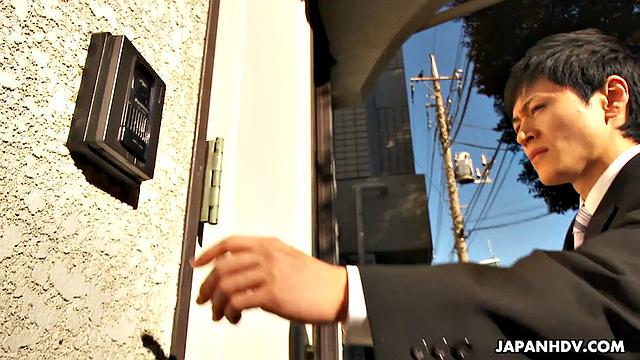 Mayumi Sakanishi gets her son's teacher in her home today to fuck