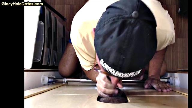 Gloryhole DILF sucks cock at home in homemade oral