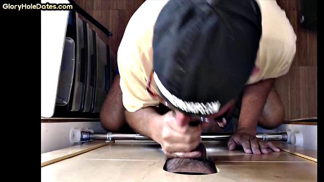 Gloryhole DILF sucks cock at home in homemade oral