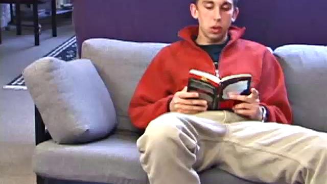 смотри, как чэд уайли дрочит и балуется игрушками