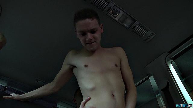 Счастливчик получает подъём - Скотт Вест, Рис Бентли и Джош Джаред