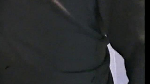 Захар дрочит крепкий член и мощно кончает на себя