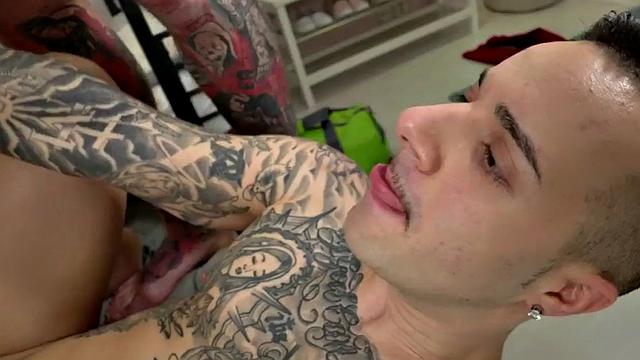 Hostel slut fucked by college friends in threesome