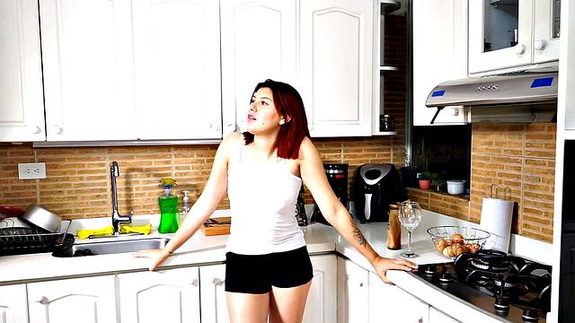 Hot lesbian gets pussy toyed