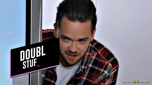 черри девиль принимает двойное проникновение от двух мужчин