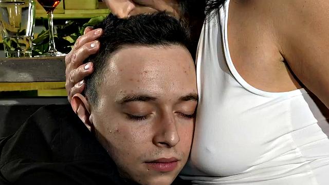 Bigbooty mature enjoys hard fucking in wet pussy