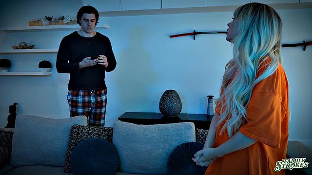 Жаркий домашний секс с молодой, под страхом разоблачения - страсть берет верх!