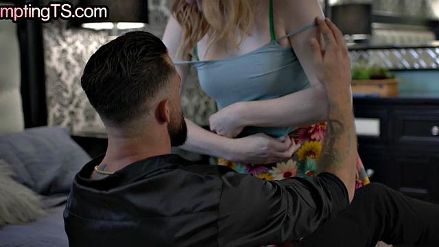 Smallboobs redhead Trans barebacked by BF after kissing