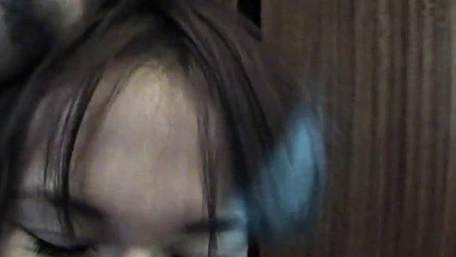 Teen Masturbating in Shower Orgasms