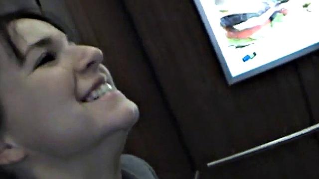 Teen Masturbating in Shower Orgasms