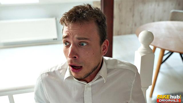 черная богиня скачет и ловит сперму на жопу