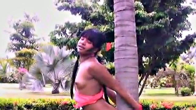 Tobie Teen Orgasm Outdoor