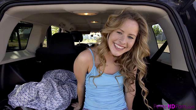 смотри как лилли форд раздевается и получает по полной в анал