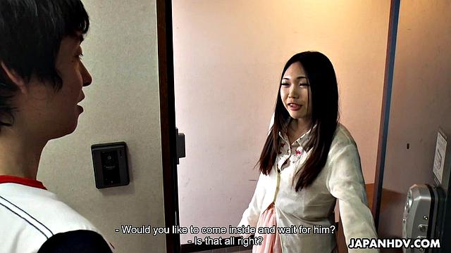 Cheating wife Mahiro Yozora fucks brother's friend