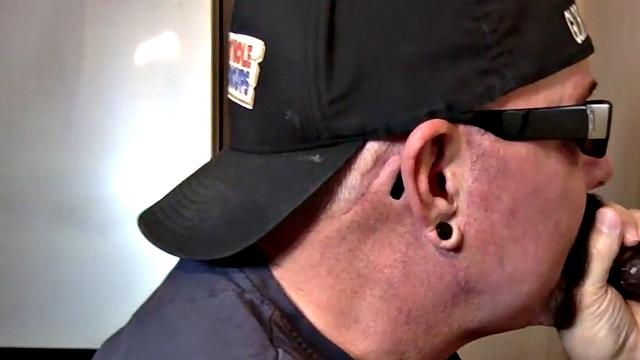 Gloryhole DILF fucked in homemade closeup video