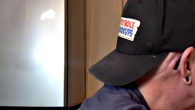 Gloryhole DILF fucked in homemade closeup video