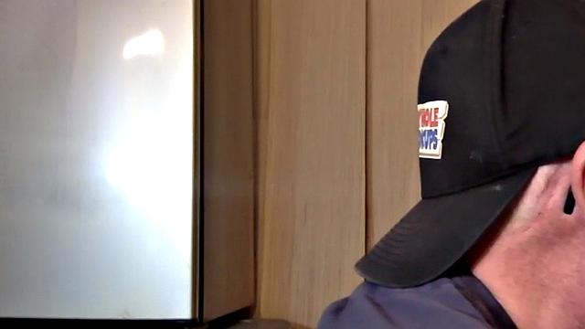 Gloryhole DILF fucked in homemade closeup video