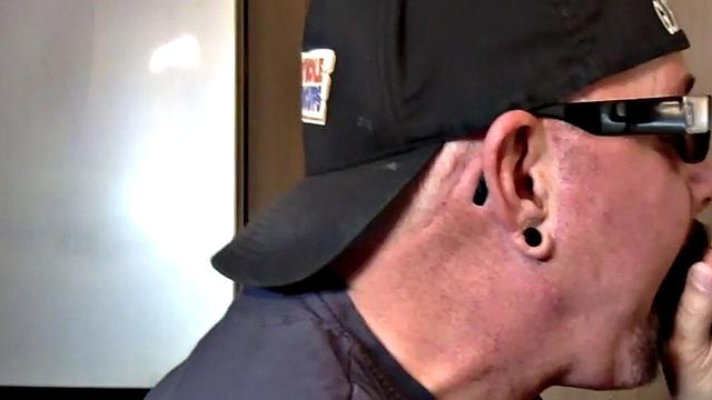 Gloryhole DILF fucked in homemade closeup video