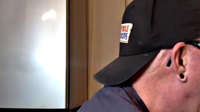 Gloryhole DILF fucked in homemade closeup video