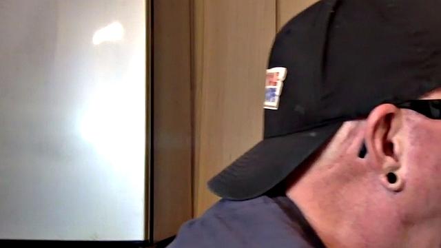 Gloryhole DILF fucked in homemade closeup video