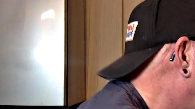 Gloryhole DILF fucked in homemade closeup video