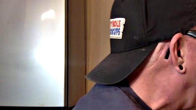 Gloryhole DILF fucked in homemade closeup video