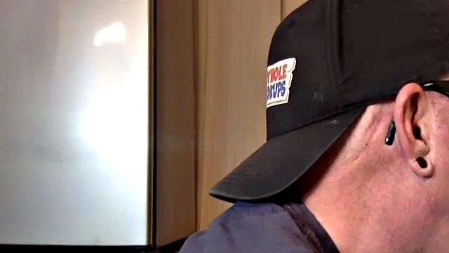 Gloryhole DILF fucked in homemade closeup video