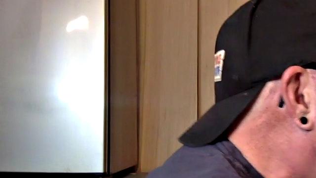 Gloryhole DILF fucked in homemade closeup video