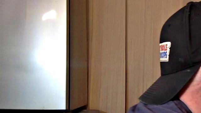 Gloryhole DILF fucked in homemade closeup video