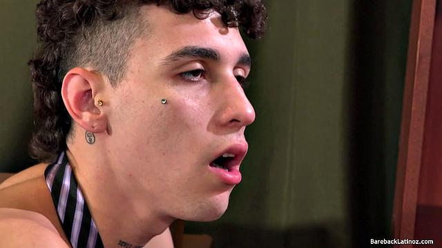 Латиносы Сезар и Лукас: кто сверху в этой веселой гей-разборке?