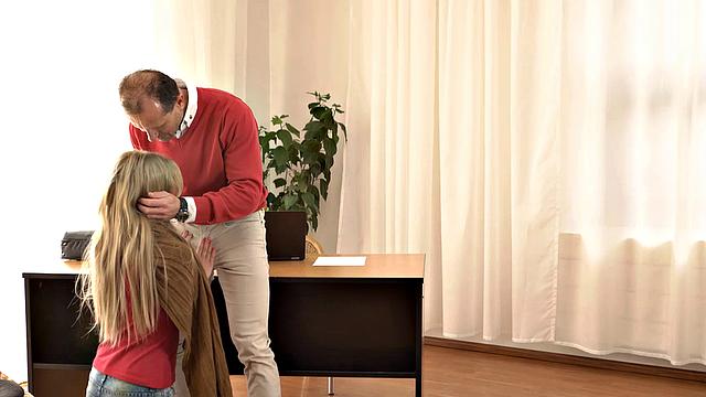 OLD4K. Hussy demonstrates her opening to the older who guy bangs it