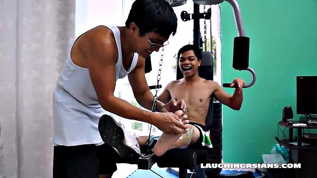 Vahn's Ticklish Session