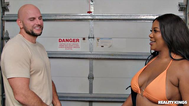 MILF Hunter - The MILF Storefront