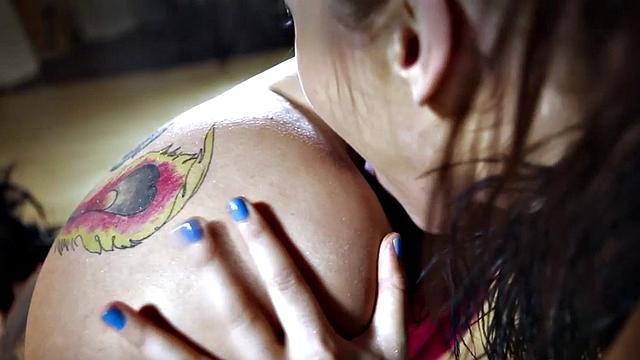 Inked lesbo having oral pleasure and assplay with wild babe