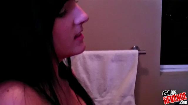 Satisfy your craving with this kinky bra- and pussy-pierced slut in the bathroom