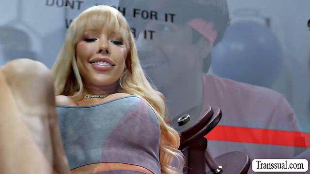 Must Watch Threesome anal in the gym