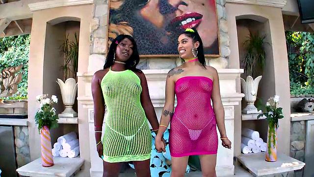 Risqu&eacute; with Skyler And Vanessa