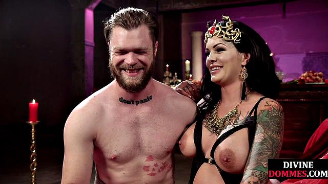 Big-titted femme eaten out by loser