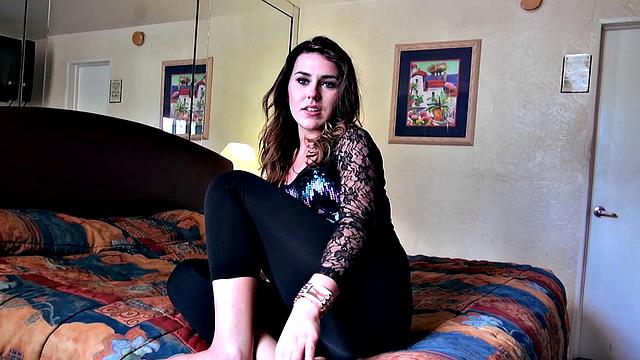 A tattooed babe give a sloppy outdoor BJ & get pounded