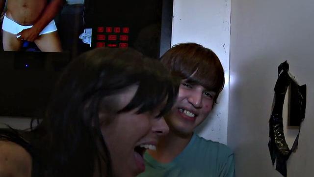 Fooled str8 sucked by man in gloryhole before filling his mouth