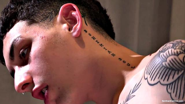 Ильхан Маркус жарко трахается с рыжим латином и кончает ему в рот