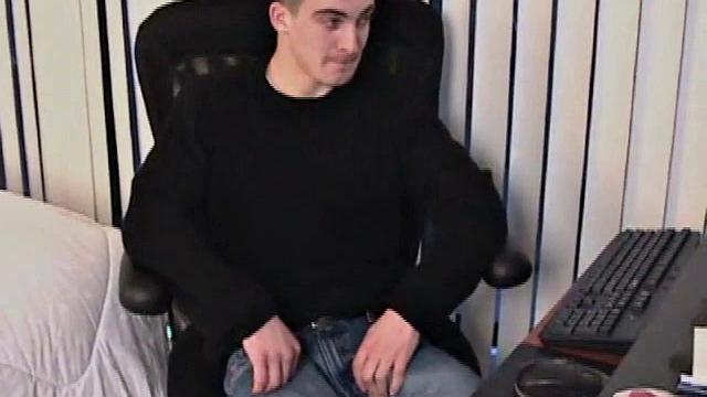 Amateur Darrell Jerking It