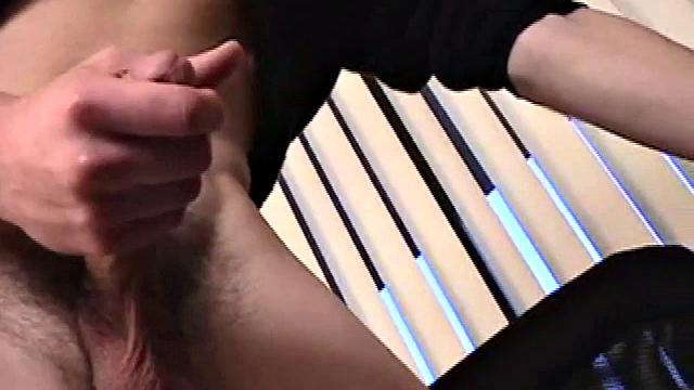 Amateur Darrell Jerking It