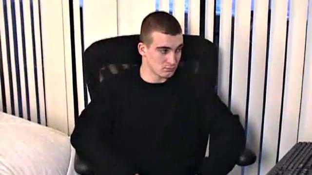 Любитель Даррелл дрочит