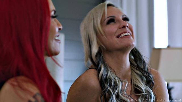 TS Taboo 9 - Сцена 1 - Любопытная девушка